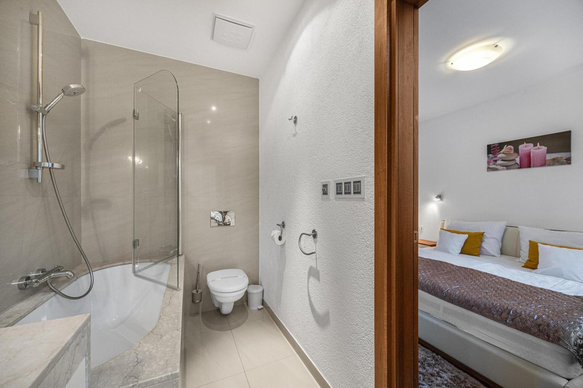 Revon Business Apartment 48 Dunajska Bratislava Exterior photo