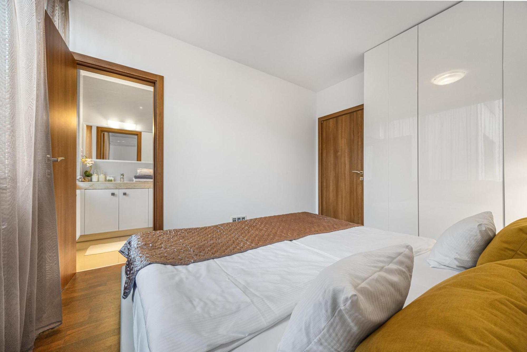 Revon Business Apartment 48 Dunajska Bratislava Exterior photo